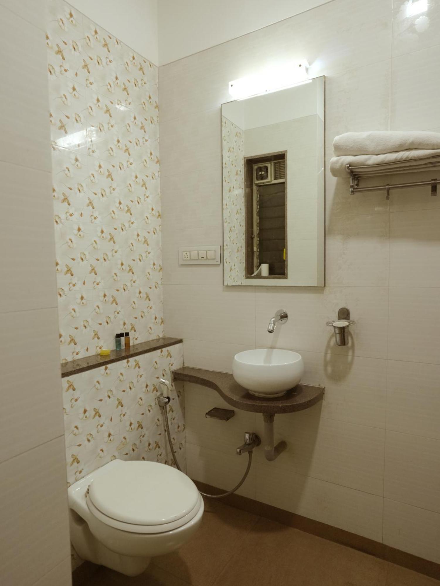 Hotel Kushala Executive Inn Thane Exterior photo